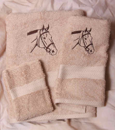 Bridled Horse Beige Towel Set